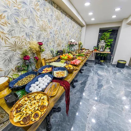 Hotel Golden Bazaar 3*