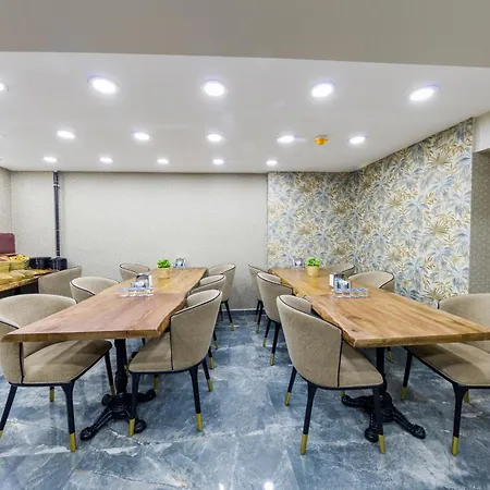 Golden Bazaar Hotel 3*