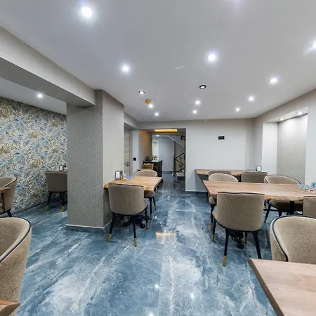 Hotel Golden Bazaar 3*