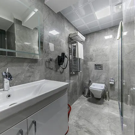 Hotel Golden Bazaar 3*